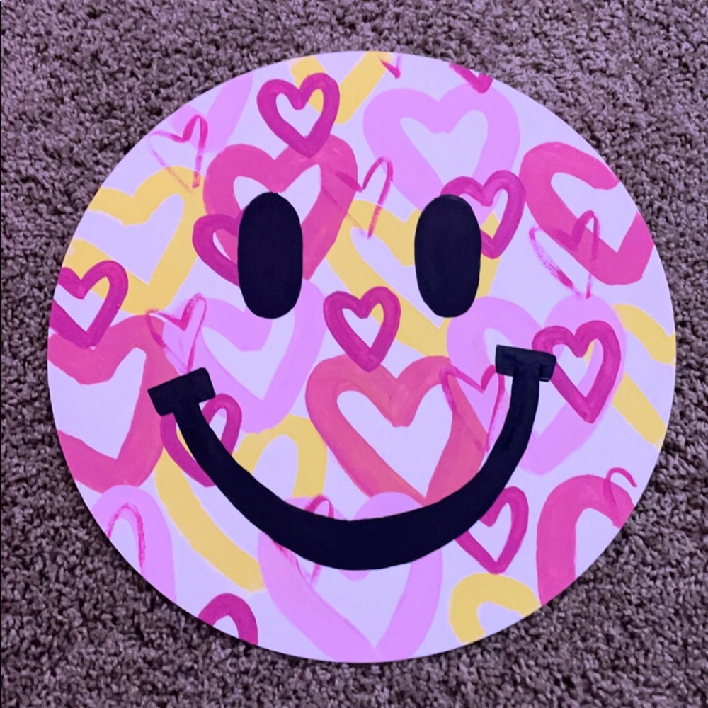Trendy smiley face painting